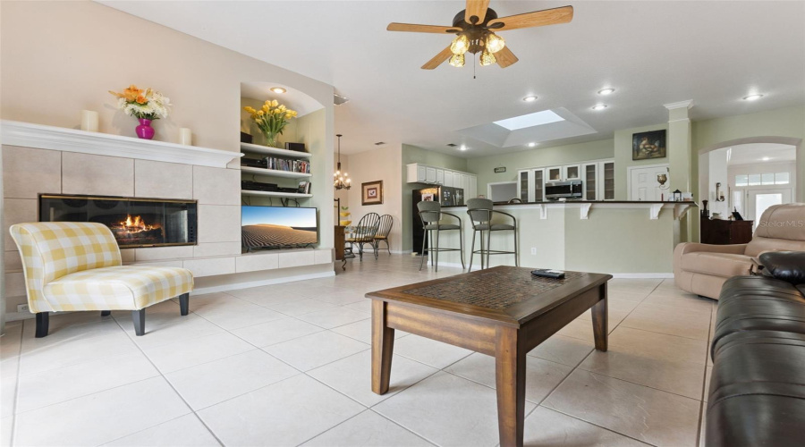Orlando, Florida 32836, 3 Bedroom Bedrooms, ,2 Bathroombathrooms,Residential,For Sale,Glitter,0,Mfro6349638