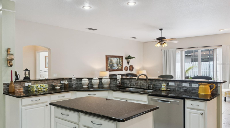 Orlando, Florida 32836, 3 Bedroom Bedrooms, ,2 Bathroombathrooms,Residential,For Sale,Glitter,0,Mfro6349638
