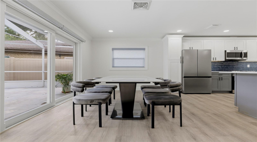 St Petersburg, Florida 33703, 3 Bedroom Bedrooms, ,2 Bathroombathrooms,Residential,For Sale,15Th,0,Mfrtb8541173