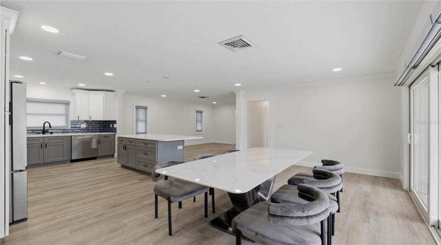 St Petersburg, Florida 33703, 3 Bedroom Bedrooms, ,2 Bathroombathrooms,Residential,For Sale,15Th,0,Mfrtb8541173