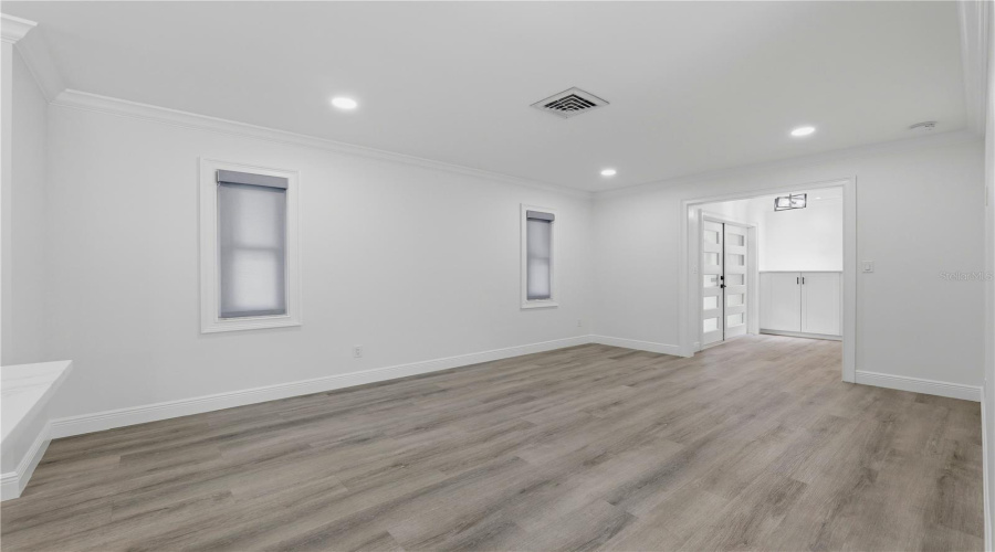 St Petersburg, Florida 33703, 3 Bedroom Bedrooms, ,2 Bathroombathrooms,Residential,For Sale,15Th,0,Mfrtb8541173