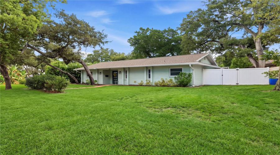 St Petersburg, Florida 33703, 3 Bedroom Bedrooms, ,2 Bathroombathrooms,Residential,For Sale,15Th,0,Mfrtb8541173