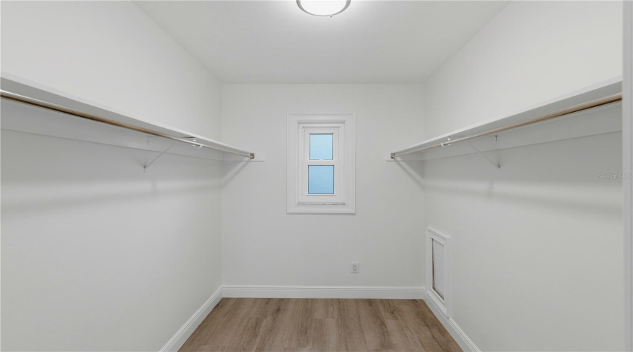 St Petersburg, Florida 33703, 3 Bedroom Bedrooms, ,2 Bathroombathrooms,Residential,For Sale,15Th,0,Mfrtb8541173