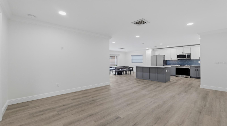 St Petersburg, Florida 33703, 3 Bedroom Bedrooms, ,2 Bathroombathrooms,Residential,For Sale,15Th,0,Mfrtb8541173