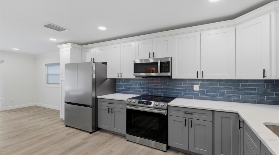 St Petersburg, Florida 33703, 3 Bedroom Bedrooms, ,2 Bathroombathrooms,Residential,For Sale,15Th,0,Mfrtb8541173