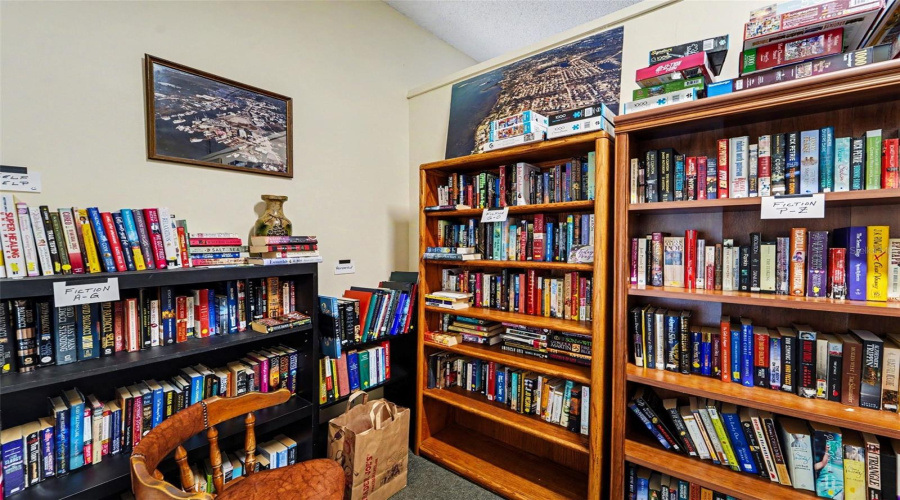 Tarpon Springs, Florida 34689, 2 Bedroom Bedrooms, ,2 Bathroombathrooms,Residential,For Sale,Seascape,0,Mfrtb8541932