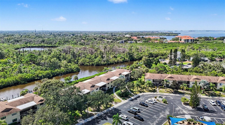 Tarpon Springs, Florida 34689, 2 Bedroom Bedrooms, ,2 Bathroombathrooms,Residential,For Sale,Seascape,0,Mfrtb8541932