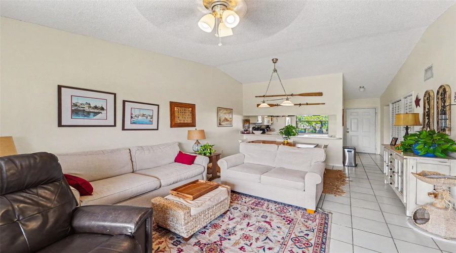 Tarpon Springs, Florida 34689, 2 Bedroom Bedrooms, ,2 Bathroombathrooms,Residential,For Sale,Seascape,0,Mfrtb8541932