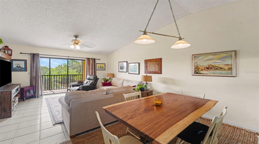 Tarpon Springs, Florida 34689, 2 Bedroom Bedrooms, ,2 Bathroombathrooms,Residential,For Sale,Seascape,0,Mfrtb8541932