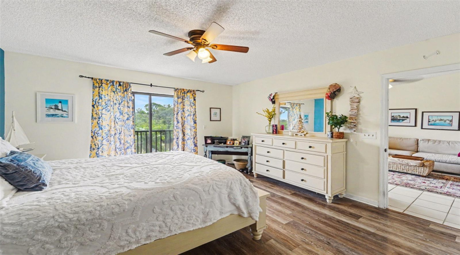 Tarpon Springs, Florida 34689, 2 Bedroom Bedrooms, ,2 Bathroombathrooms,Residential,For Sale,Seascape,0,Mfrtb8541932