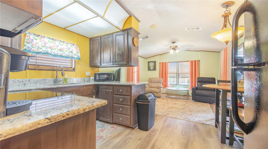 Frostproof, Florida 33843, 2 Bedroom Bedrooms, ,2 Bathroombathrooms,Residential,For Sale,Pine,0,Mfrl4964615
