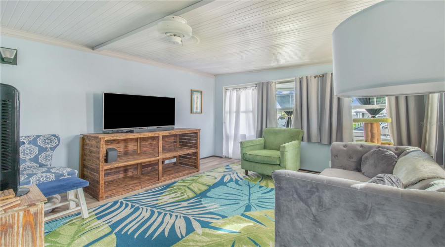Frostproof, Florida 33843, 2 Bedroom Bedrooms, ,2 Bathroombathrooms,Residential,For Sale,Pine,0,Mfrl4964615