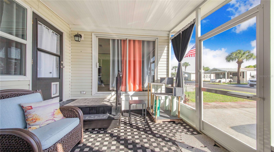 Frostproof, Florida 33843, 2 Bedroom Bedrooms, ,2 Bathroombathrooms,Residential,For Sale,Pine,0,Mfrl4964615