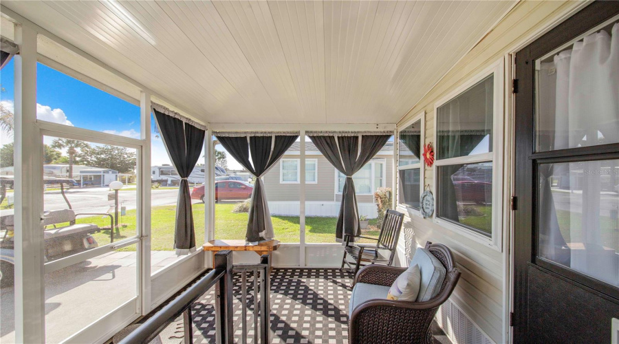 Frostproof, Florida 33843, 2 Bedroom Bedrooms, ,2 Bathroombathrooms,Residential,For Sale,Pine,0,Mfrl4964615