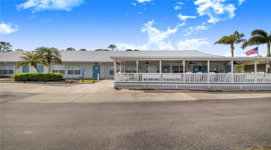 Frostproof, Florida 33843, 2 Bedroom Bedrooms, ,2 Bathroombathrooms,Residential,For Sale,Pine,0,Mfrl4964615