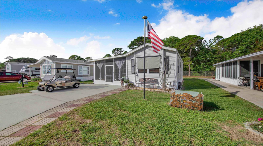 Frostproof, Florida 33843, 2 Bedroom Bedrooms, ,2 Bathroombathrooms,Residential,For Sale,Pine,0,Mfrl4964615