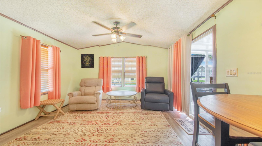 Frostproof, Florida 33843, 2 Bedroom Bedrooms, ,2 Bathroombathrooms,Residential,For Sale,Pine,0,Mfrl4964615