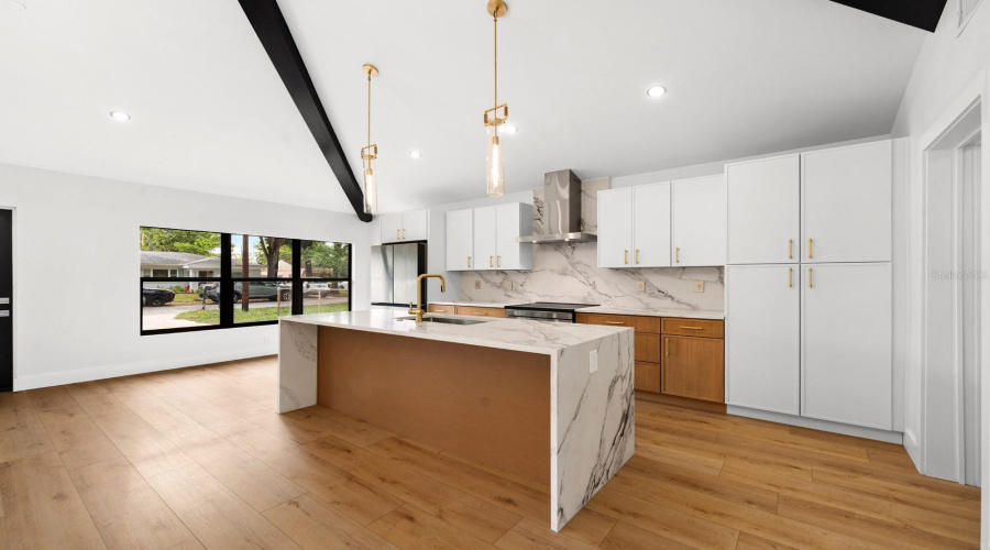 Tampa, Florida 33609, 3 Bedroom Bedrooms, ,2 Bathroombathrooms,Residential,For Sale,Woodlynne,0,Mfrtb8529756