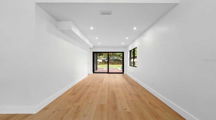Tampa, Florida 33609, 3 Bedroom Bedrooms, ,2 Bathroombathrooms,Residential,For Sale,Woodlynne,0,Mfrtb8529756