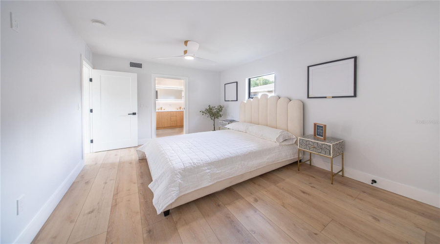 Tampa, Florida 33609, 3 Bedroom Bedrooms, ,2 Bathroombathrooms,Residential,For Sale,Woodlynne,0,Mfrtb8529756