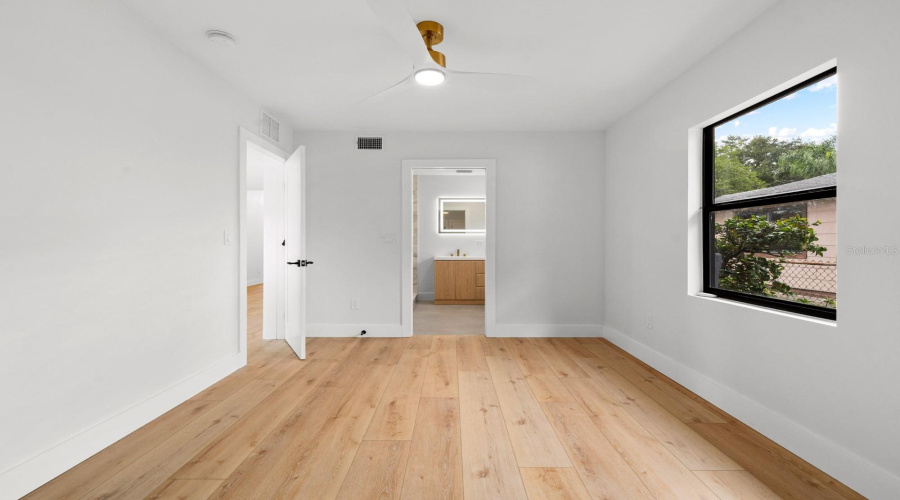 Tampa, Florida 33609, 3 Bedroom Bedrooms, ,2 Bathroombathrooms,Residential,For Sale,Woodlynne,0,Mfrtb8529756
