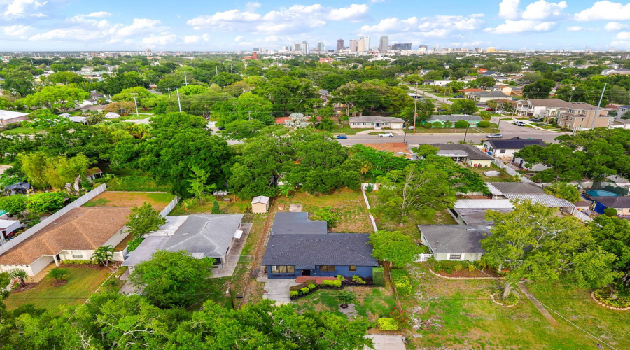 Tampa, Florida 33609, 3 Bedroom Bedrooms, ,2 Bathroombathrooms,Residential,For Sale,Woodlynne,0,Mfrtb8529756
