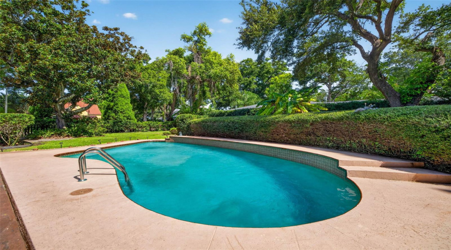 St Petersburg, Florida 33704, 2 Bedroom Bedrooms, ,2 Bathroombathrooms,Residential,For Sale,14Th,0,Mfrtb8534005