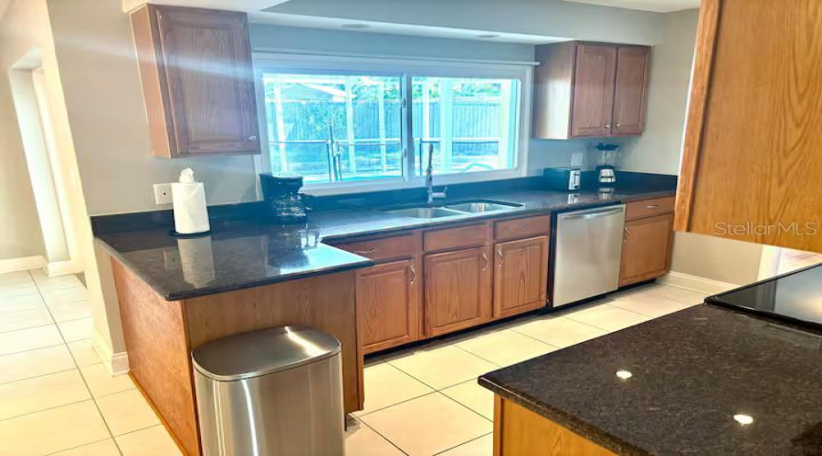 Clearwater, Florida 33759, 4 Bedroom Bedrooms, ,3 Bathroombathrooms,Residential,For Sale,Kapok Kove,0,Mfrtb8505002