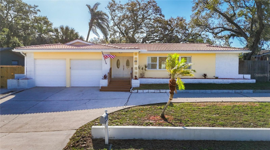 Clearwater, Florida 33759, 4 Bedroom Bedrooms, ,3 Bathroombathrooms,Residential,For Sale,Kapok Kove,0,Mfrtb8505002