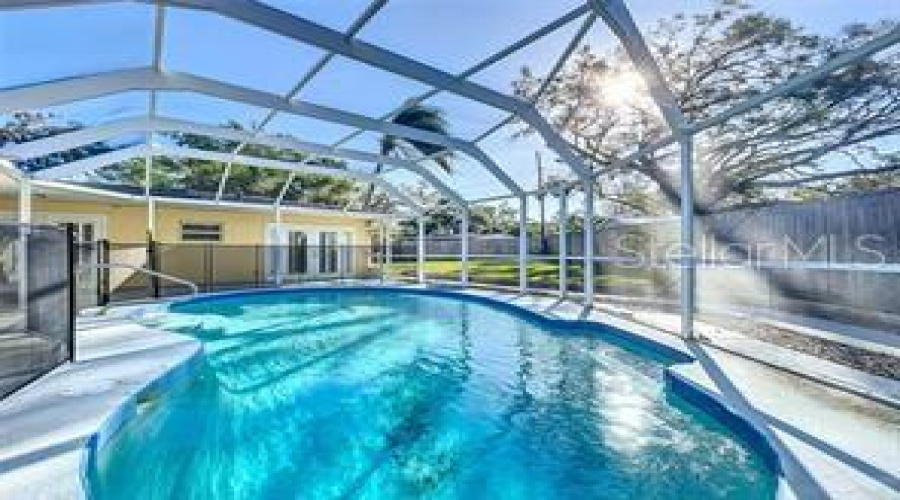 Clearwater, Florida 33759, 4 Bedroom Bedrooms, ,3 Bathroombathrooms,Residential,For Sale,Kapok Kove,0,Mfrtb8505002