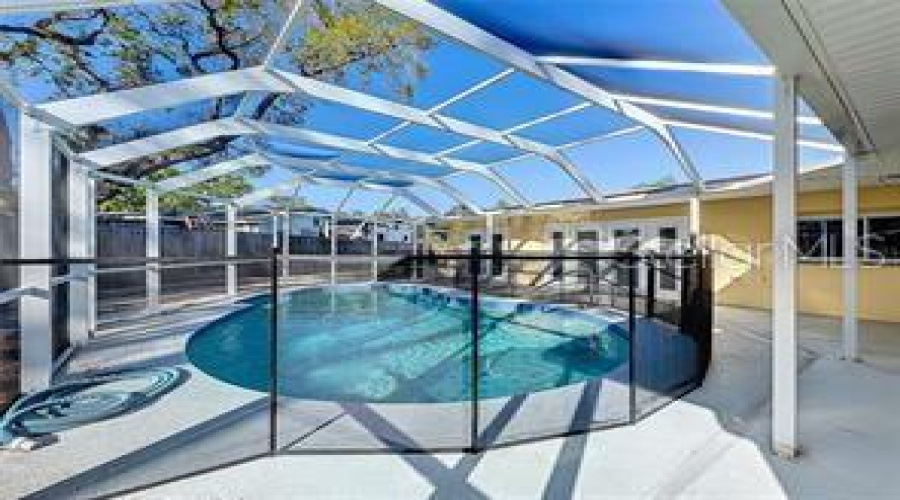 Clearwater, Florida 33759, 4 Bedroom Bedrooms, ,3 Bathroombathrooms,Residential,For Sale,Kapok Kove,0,Mfrtb8505002