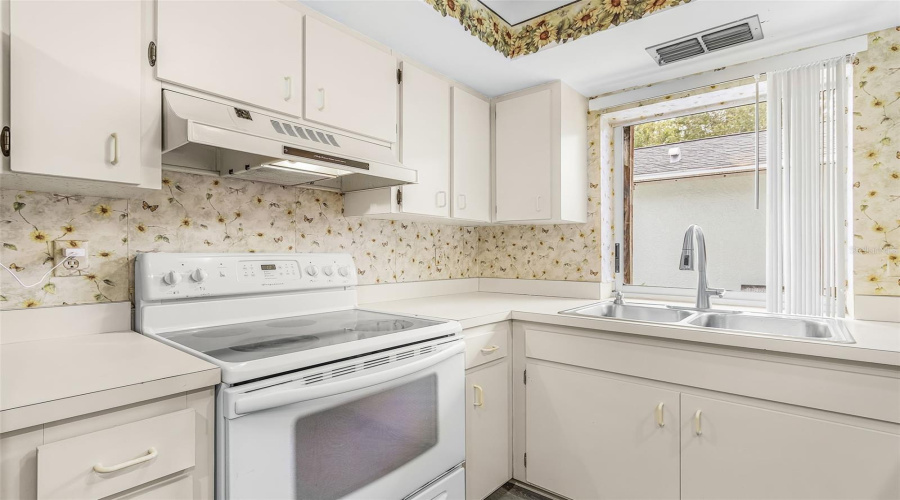 Fort Myers, Florida 33919, 3 Bedroom Bedrooms, ,2 Bathroombathrooms,Residential,For Sale,Markham,0,Mfrc7529340