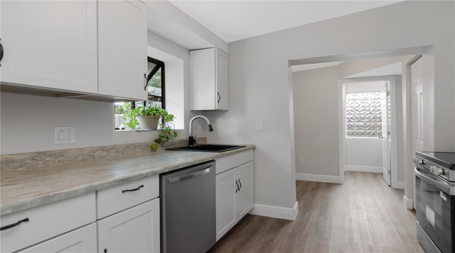 Tampa, Florida 33612, 3 Bedroom Bedrooms, ,2 Bathroombathrooms,Residential,For Sale,109Th,0,Mfrtb8515310