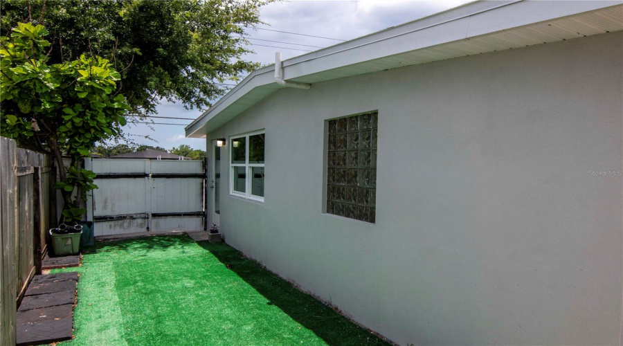 Tampa, Florida 33612, 3 Bedroom Bedrooms, ,2 Bathroombathrooms,Residential,For Sale,109Th,0,Mfrtb8515310