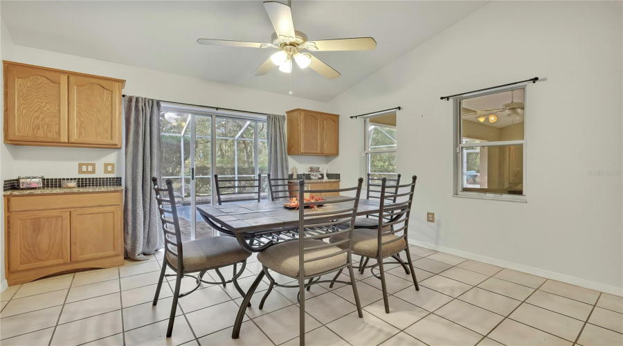 Breakfast Area / Dining