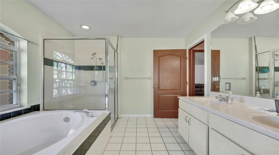 Tub With Walk In Shower