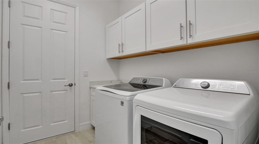 Fort Myers, Florida 33913, 4 Bedroom Bedrooms, ,3 Bathroombathrooms,Residential,For Sale,Blue Bay,0,Mfra4704228