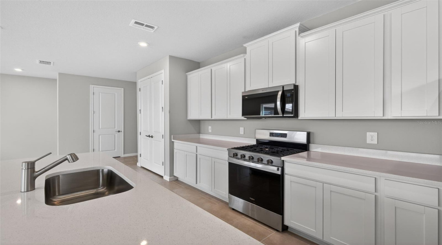 Parrish, Florida 34219, 3 Bedroom Bedrooms, ,2 Bathroombathrooms,Residential,For Sale,Oxeye,0,Mfrtb8487169