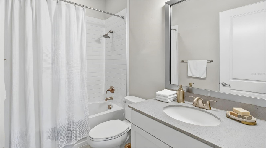 Gainesville, Florida 32608, 4 Bedroom Bedrooms, ,3 Bathroombathrooms,Residential,For Sale,120Th,0,Mfrgc539659