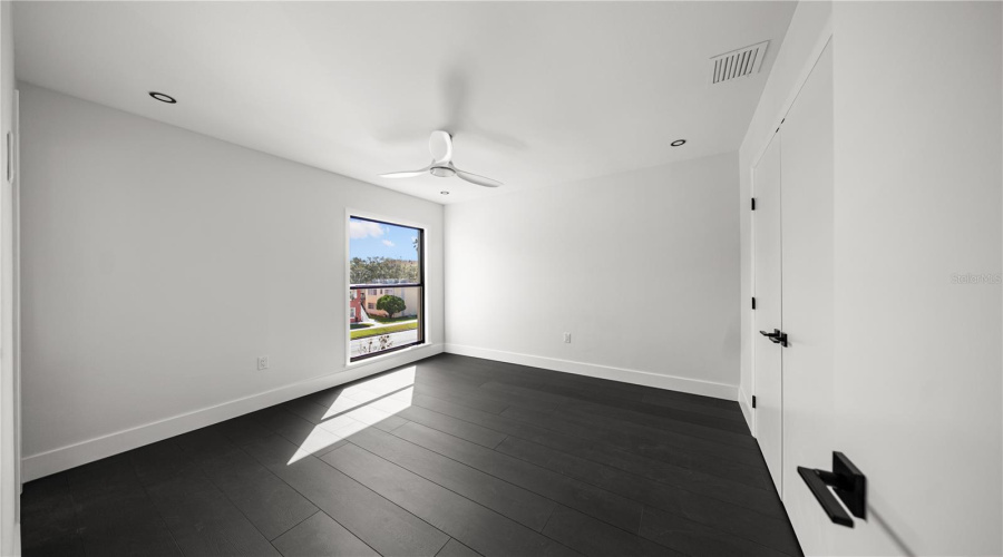 Tampa, Florida 33606, 2 Bedroom Bedrooms, ,2 Bathroombathrooms,Residential,For Sale,Davis,0,Mfrtb8538962