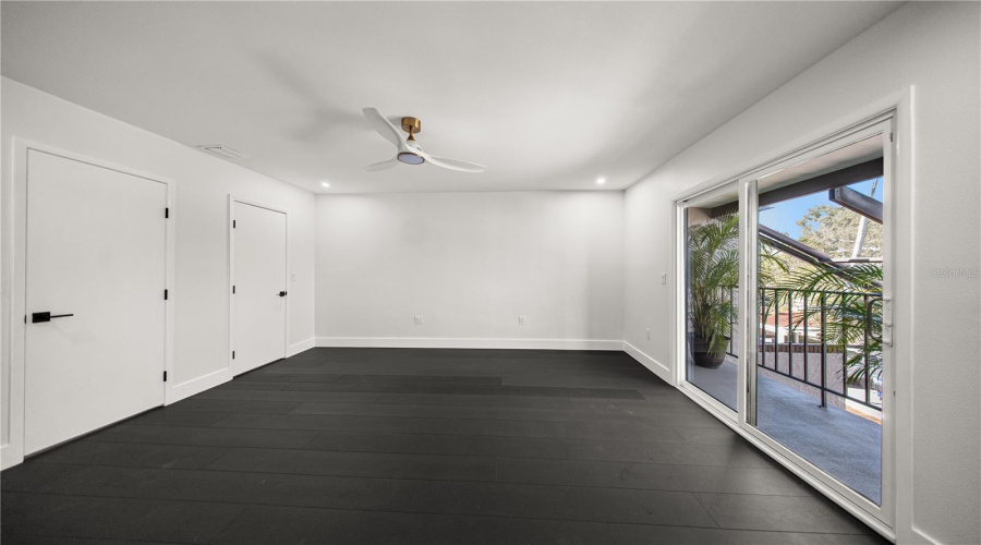 Tampa, Florida 33606, 2 Bedroom Bedrooms, ,2 Bathroombathrooms,Residential,For Sale,Davis,0,Mfrtb8538962