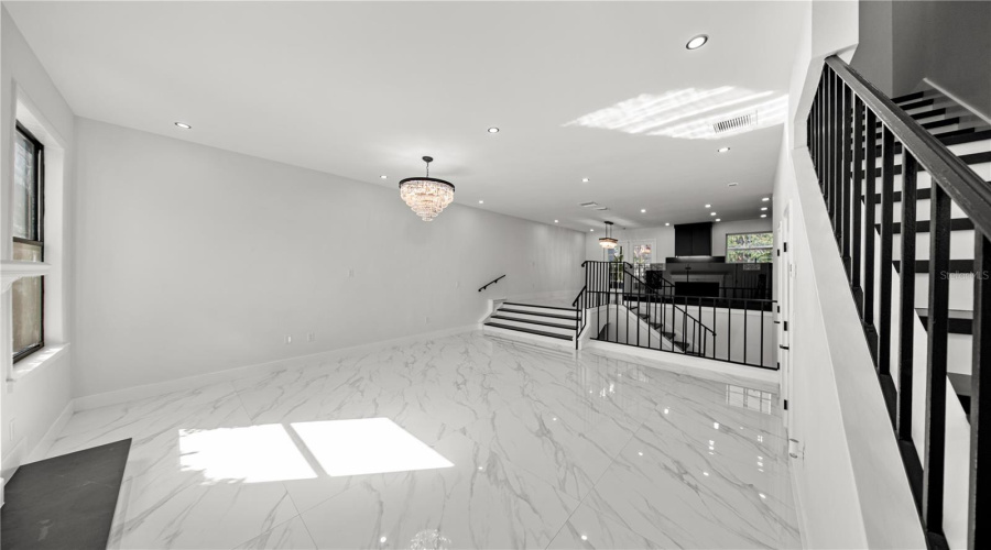 Tampa, Florida 33606, 2 Bedroom Bedrooms, ,2 Bathroombathrooms,Residential,For Sale,Davis,0,Mfrtb8538962