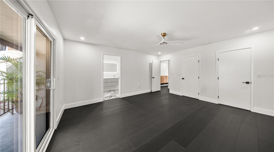 Tampa, Florida 33606, 2 Bedroom Bedrooms, ,2 Bathroombathrooms,Residential,For Sale,Davis,0,Mfrtb8538962
