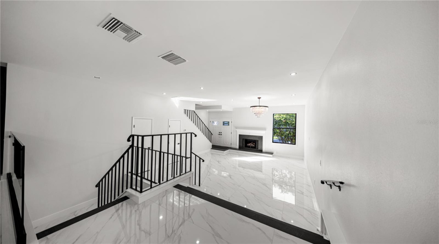 Tampa, Florida 33606, 2 Bedroom Bedrooms, ,2 Bathroombathrooms,Residential,For Sale,Davis,0,Mfrtb8538962