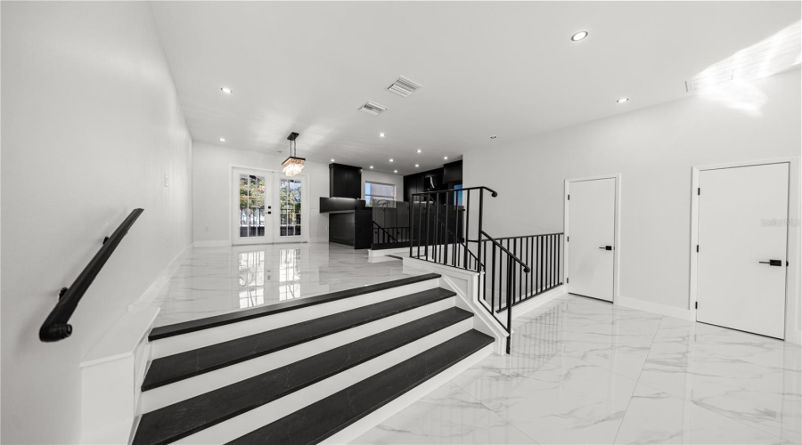 Tampa, Florida 33606, 2 Bedroom Bedrooms, ,2 Bathroombathrooms,Residential,For Sale,Davis,0,Mfrtb8538962