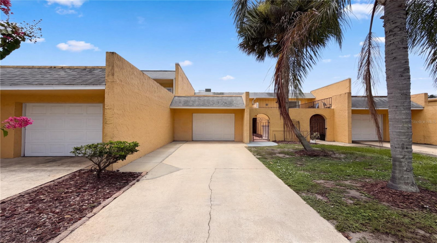Titusville, Florida 32796, 3 Bedroom Bedrooms, ,3 Bathroombathrooms,Residential,For Sale,Dairy,0,Mfro6427221
