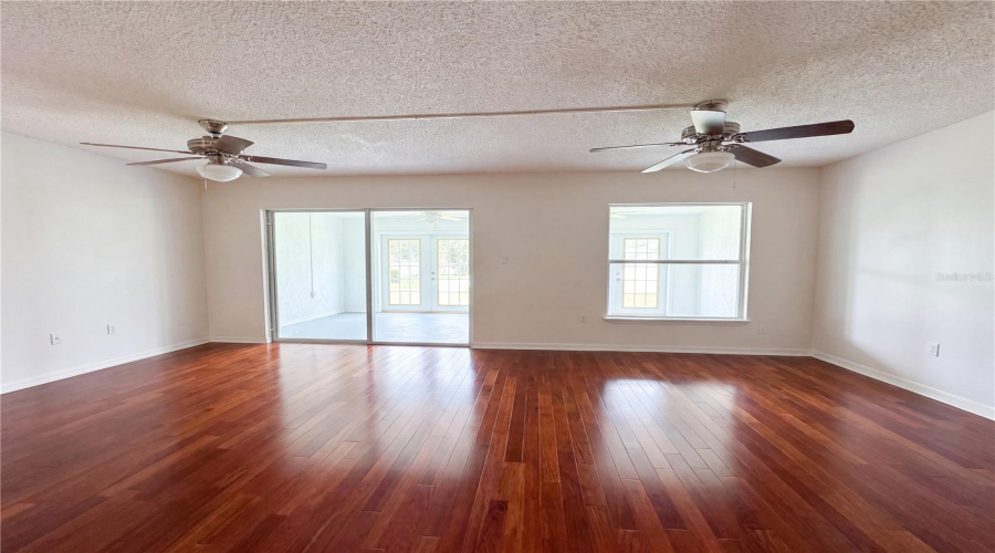Titusville, Florida 32796, 3 Bedroom Bedrooms, ,3 Bathroombathrooms,Residential,For Sale,Dairy,0,Mfro6427221