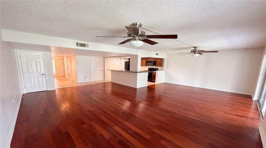 Titusville, Florida 32796, 3 Bedroom Bedrooms, ,3 Bathroombathrooms,Residential,For Sale,Dairy,0,Mfro6427221