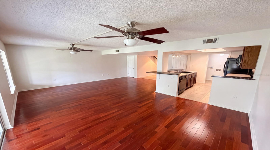 Titusville, Florida 32796, 3 Bedroom Bedrooms, ,3 Bathroombathrooms,Residential,For Sale,Dairy,0,Mfro6427221