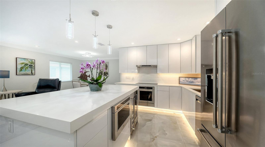 Sarasota, Florida 34236, 2 Bedroom Bedrooms, ,2 Bathroombathrooms,Residential,For Sale,Benjamin Franklin,0,Mfra4696174